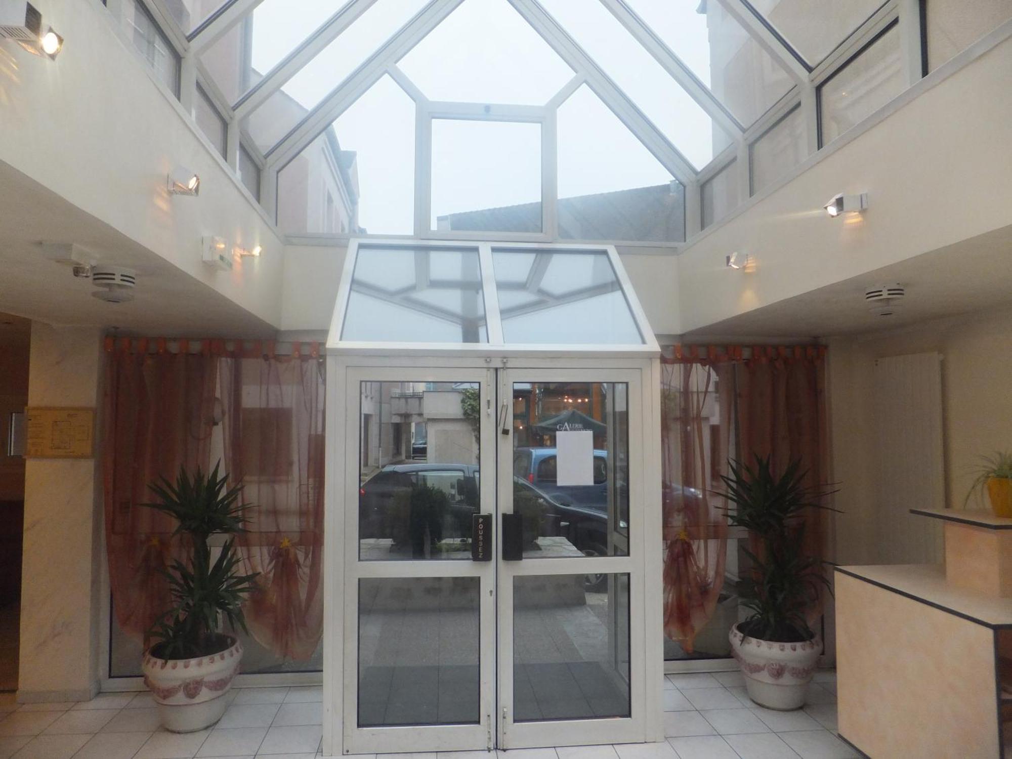 Hotel Le Village Gif-sur-Yvette Esterno foto