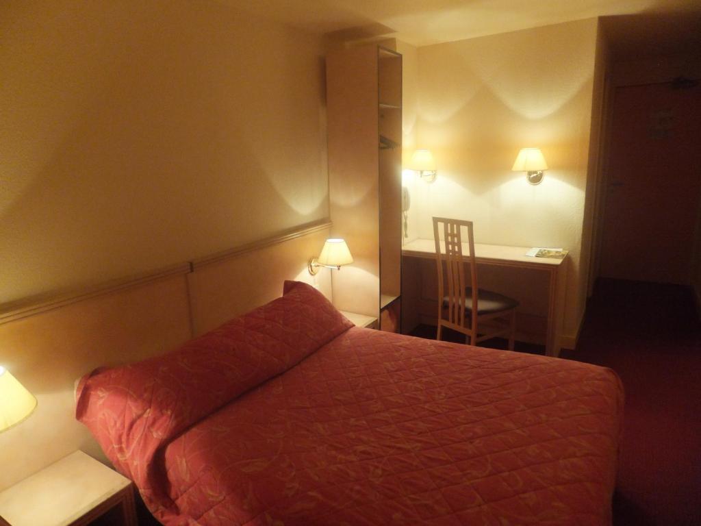 Hotel Le Village Gif-sur-Yvette Esterno foto